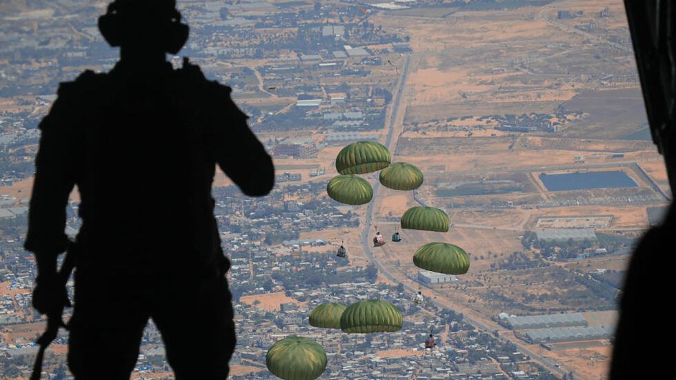 القانون الدولي الإنساني والشحن الجوي في حالات النزاعات المسلحة