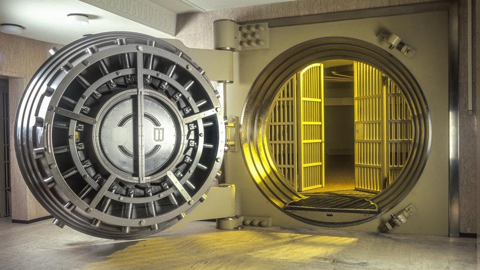 الطبيعة القانونية لعقد ايجار الخزائن الحديدية