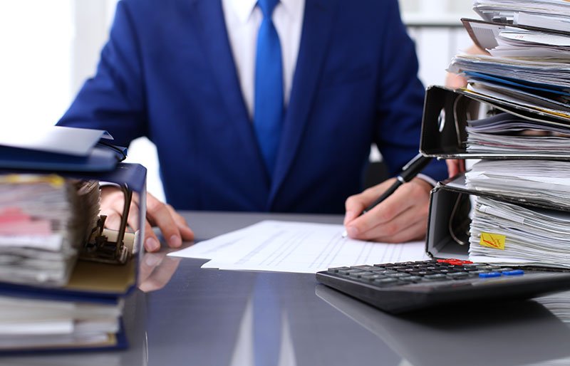 الشركات الملزمة بتعيين مدقق حسابات